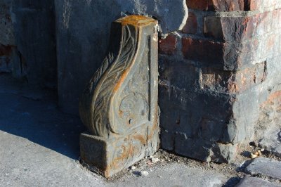 Vanishing ornaments