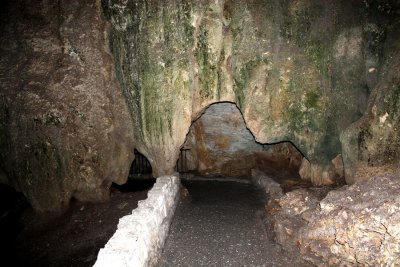 Path in the cavern