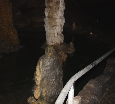 Cavern features