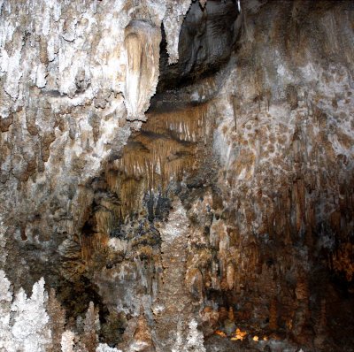 Cavern wall features