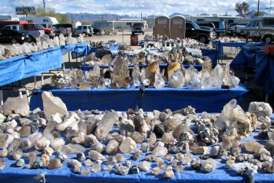 Tables of quartz crystals