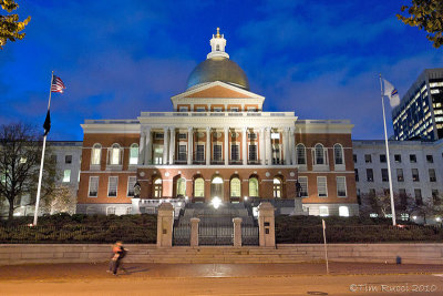 95312  - Massachusetts Statehouse at night