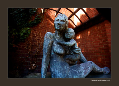 Mother & Child Statue, Balkerne Hill 