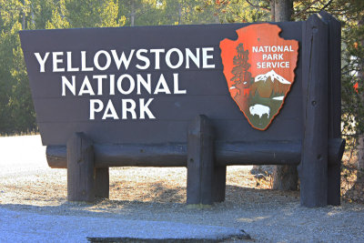Yellowstone sign 9262