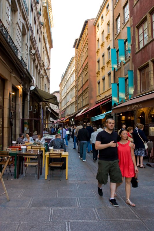 Lively pedestrian lane