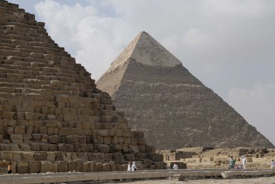 The pyramids of Giza.jpg