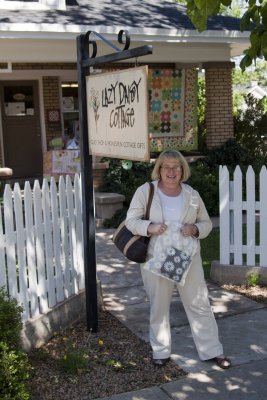 Lazy Daisy Cottage - quilt store