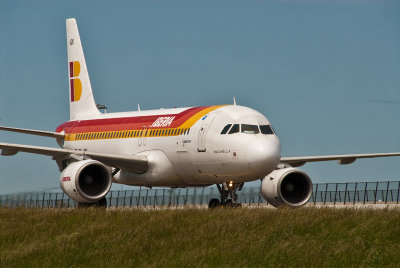 Iberia,  Airbus A320-214