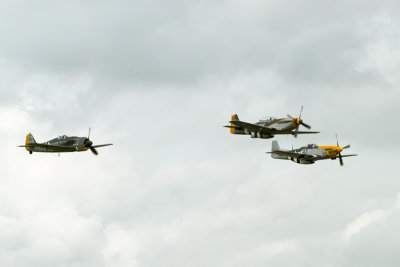 P-51 Mustang and FW-190 now friendly flying along