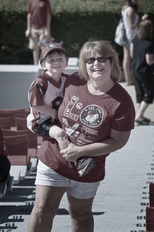 Eli & Mommy Before The Game 2
