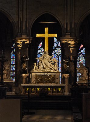 Cathédrale Notre Dame de Paris - Mary and Jesus at foot of Cross