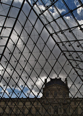 Musee du Louvre - Through the Pyramid