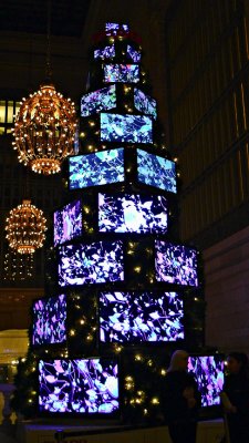 Sharp LCD Christmas Tree - Grand Central Terminal