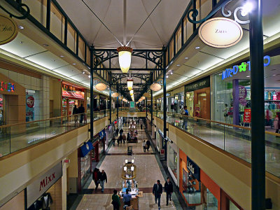 18mm converter at the mall PTLens