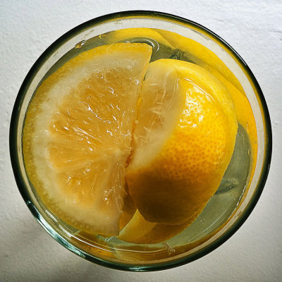 Lemon in water (PaD February-Yellow)