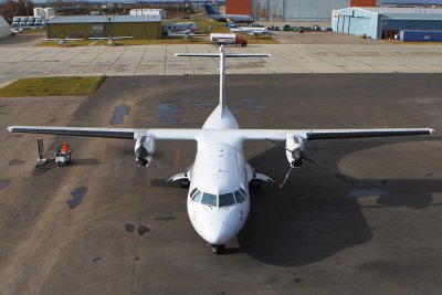 4891   ATR 42-300 at Hgr 3A CYXE