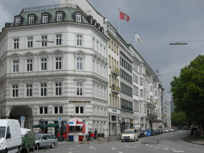 Looking toward the Vier Jahreszeiten Hotel