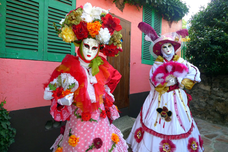 COSTUMES VENITIENS A MONTMARTRE