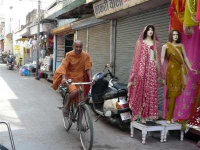 March a Rishikesh