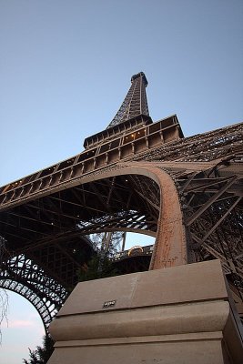 Paris Eiffel dusk