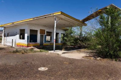 Whiting Brothers Gas Station
