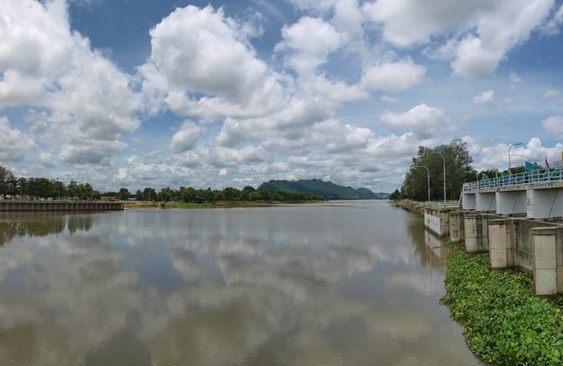 Mae Klong Dam Kan, Scenic Landscape above the dam