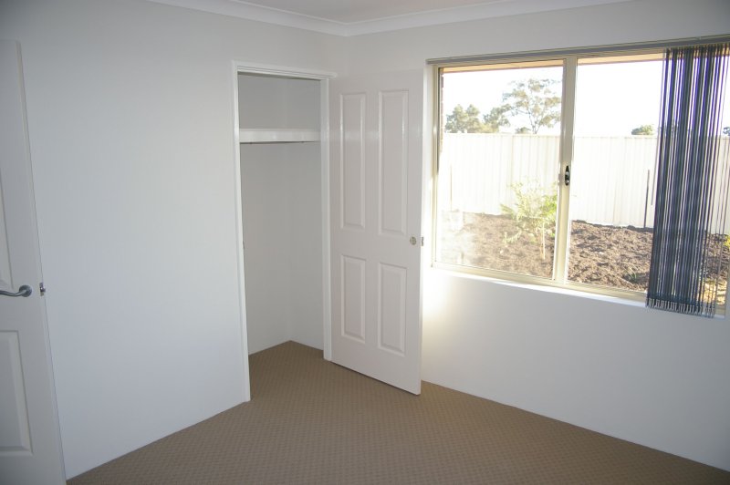 Minor bedroom.