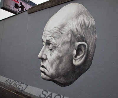 More wall grafitti