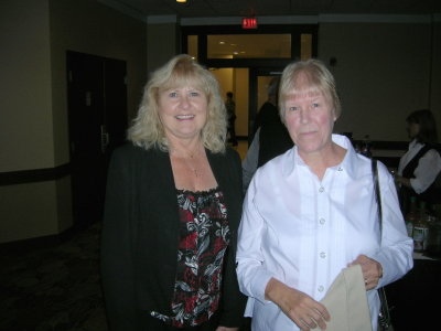 Linda Freiss (l) and Peggy Ruckel (r)