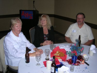 Peggy Ruckel, Linda and Bill Freiss