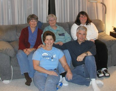 2005 03-16-05 017-N Mom & Kids.jpg