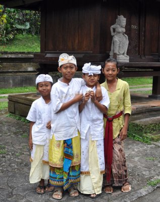 Kids at Luhur Batukan