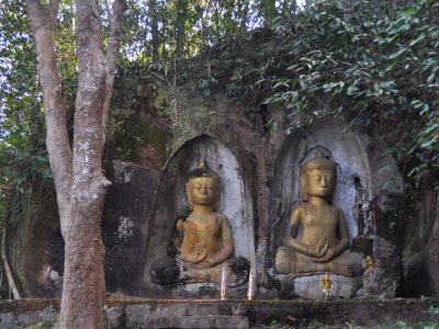 500 year old cliff carvings at Vangxang