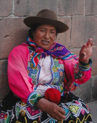 Knitter in Peru