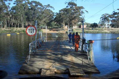 Ferry at Witsand - operated by 3 fit men