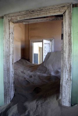 Kolmanskop Ghost Town