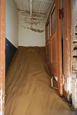 Kolmanskop Ghost Town