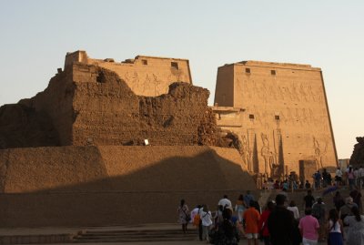 Temple of Edfu w.jpg