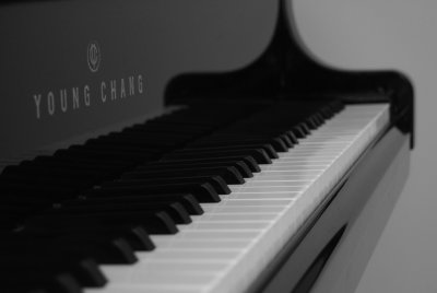 Piano (Black and White)