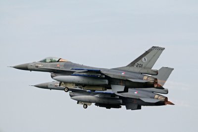 Formatiestart air power demo F-16's