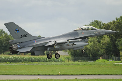 QRA F-16 in de landing