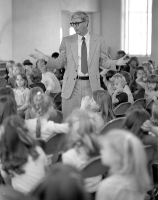 WTVA Weatherman Dick Rice atBooneville Grammar School 1981 or 82