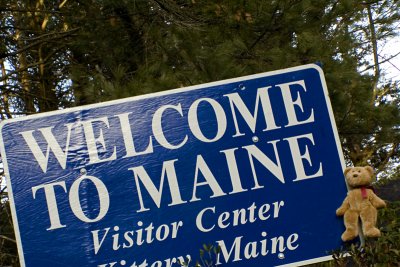 A welcoming sign to Maine