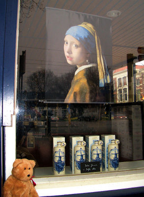 I feel the spirit of Vermeer everywhere!