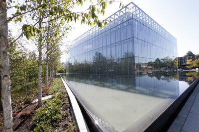 The building is named for John E. Jaqua, a football and war hero, lawyer, founding board member of Nike and friend of UO.