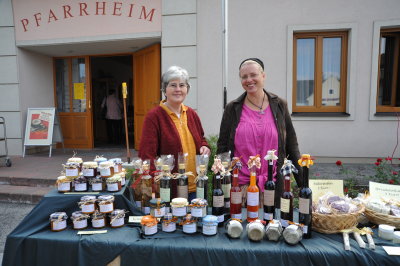 Hedwig Woldron und Claudia Seidl beim Genuss- und Gartenfest in Lanzenkirchen, 27. Sept. 2008