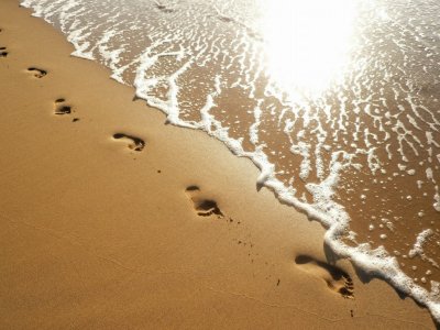 WALK BY DE SEASIDE