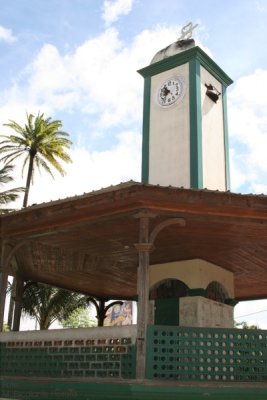 Torre del Reloj en el Parque Central