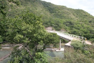 Puente de Ingreso a la Aldea San Luis