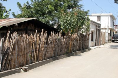 Aun se Observan Cercos y Casas de Construccion Antigua
